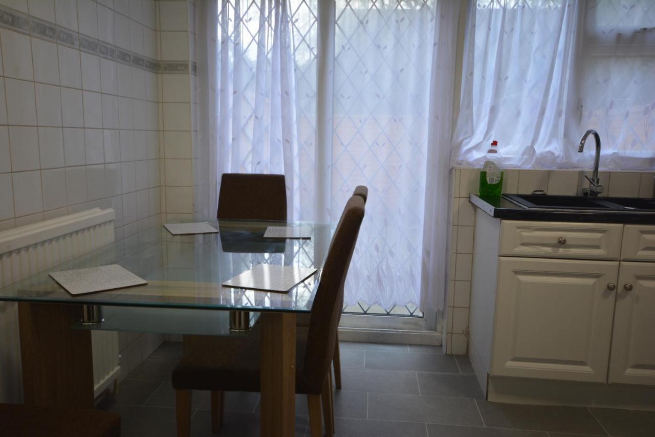 Five Bedroom Townhouse Near Excel Exhibition Centre Londres Extérieur photo