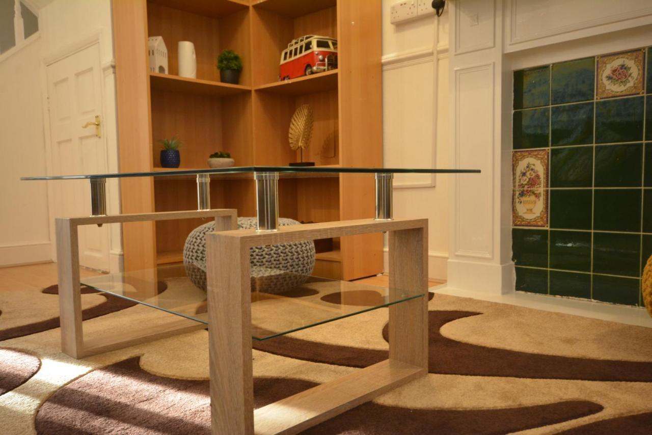 Five Bedroom Townhouse Near Excel Exhibition Centre Londres Extérieur photo