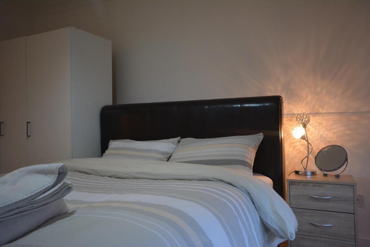 Five Bedroom Townhouse Near Excel Exhibition Centre Londres Extérieur photo